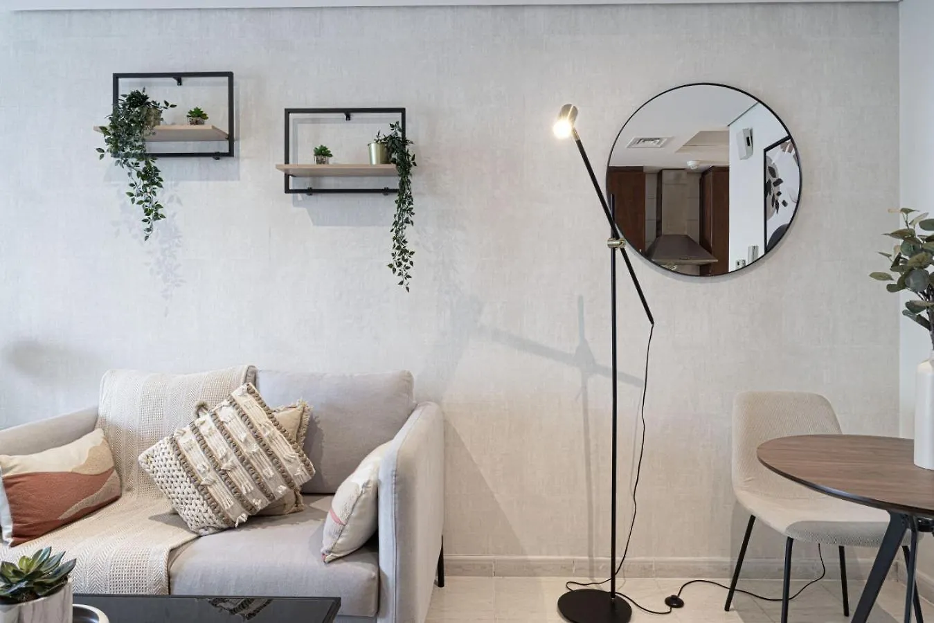 Lake View Studio Near Marina With Pool, Sauna And Gym Dubai Apartment