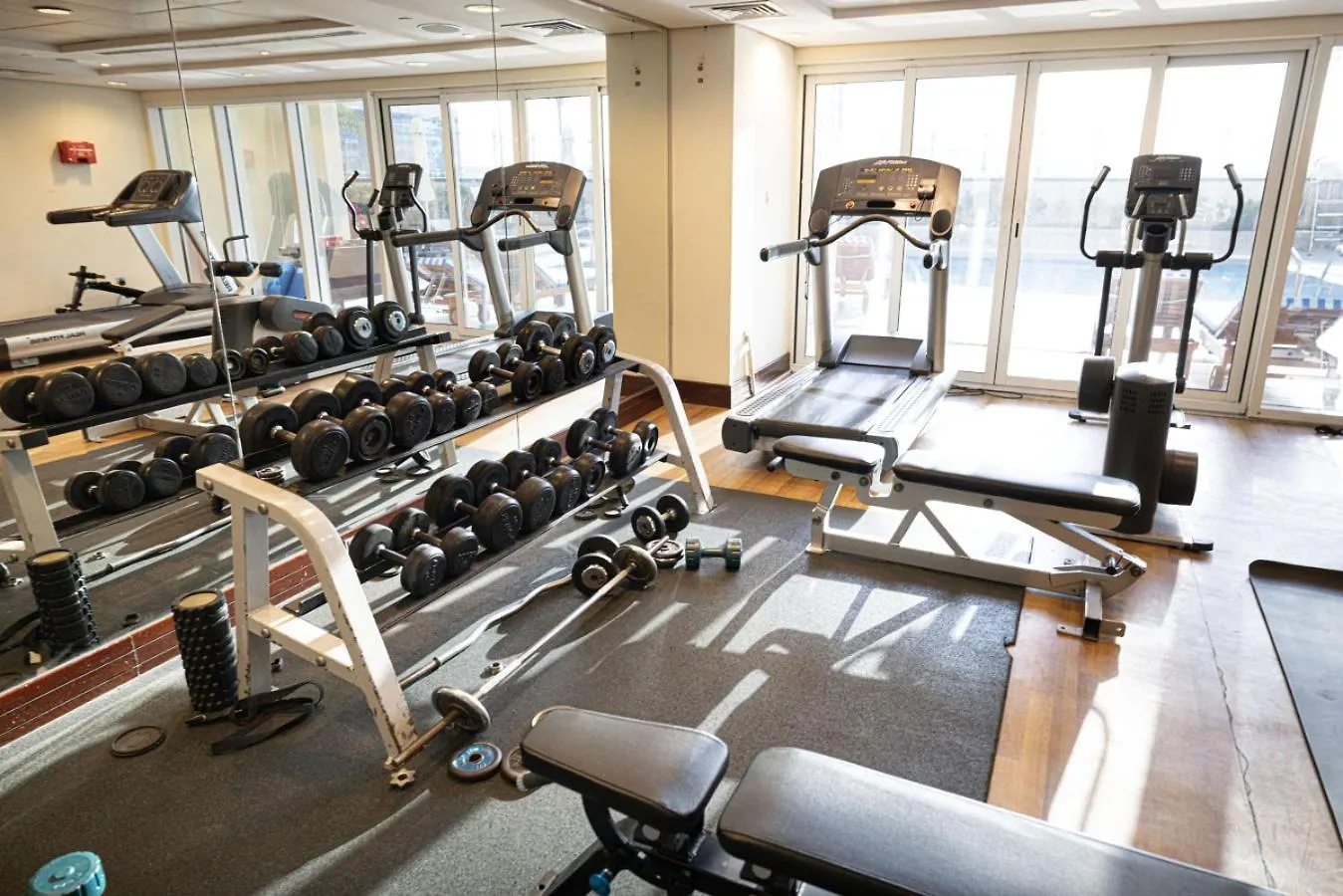 Lake View Studio Near Marina With Pool, Sauna And Gym Dubai Apartment