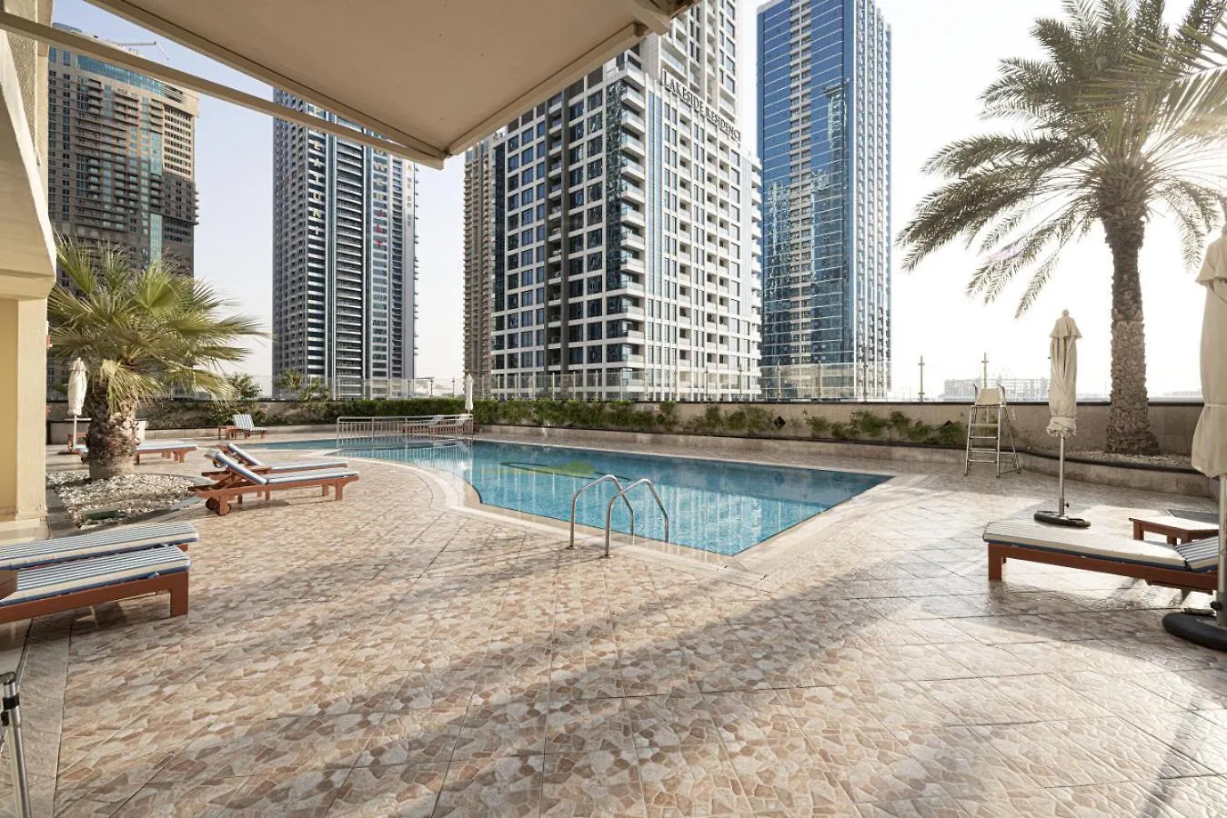 Lake View Studio Near Marina With Pool, Sauna And Gym Dubai