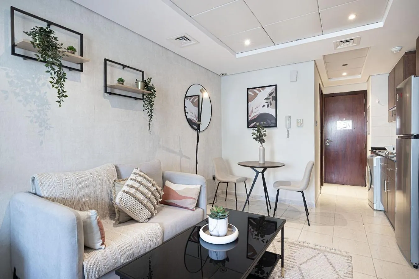Lake View Studio Near Marina With Pool, Sauna And Gym Dubai