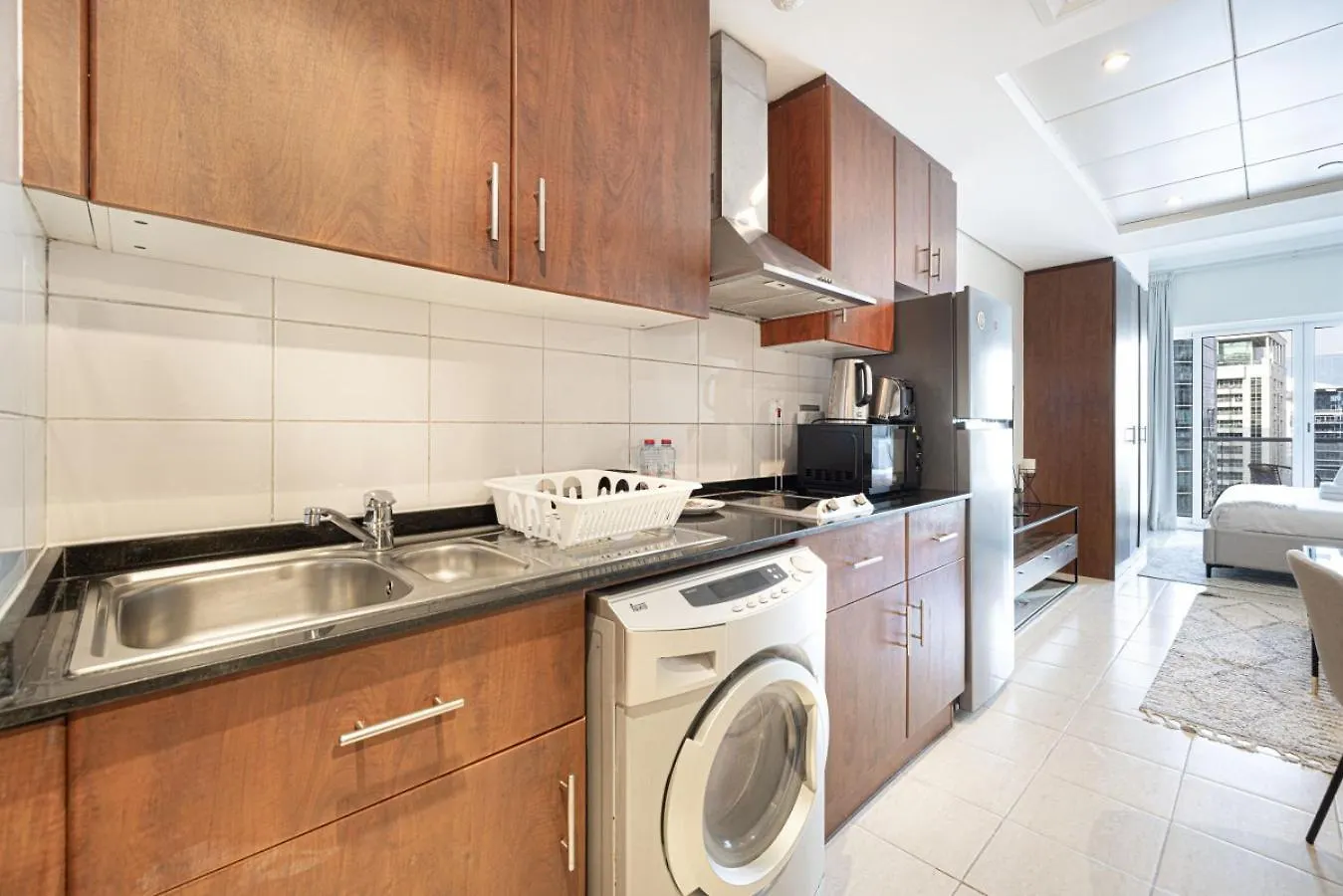 Apartment Lake View Studio Near Marina With Pool, Sauna And Gym Dubai