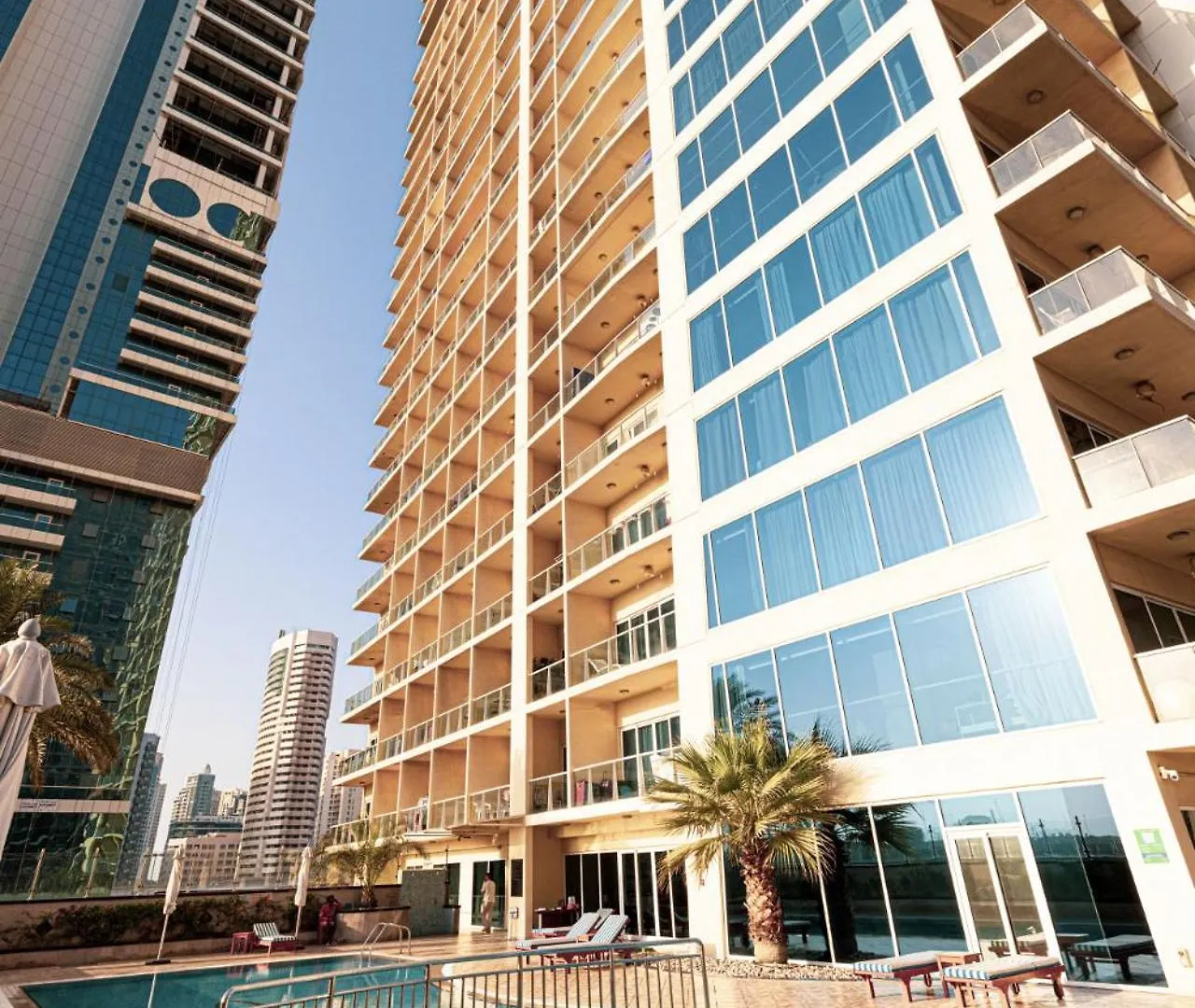 Apartment Lake View Studio Near Marina With Pool, Sauna And Gym Dubai