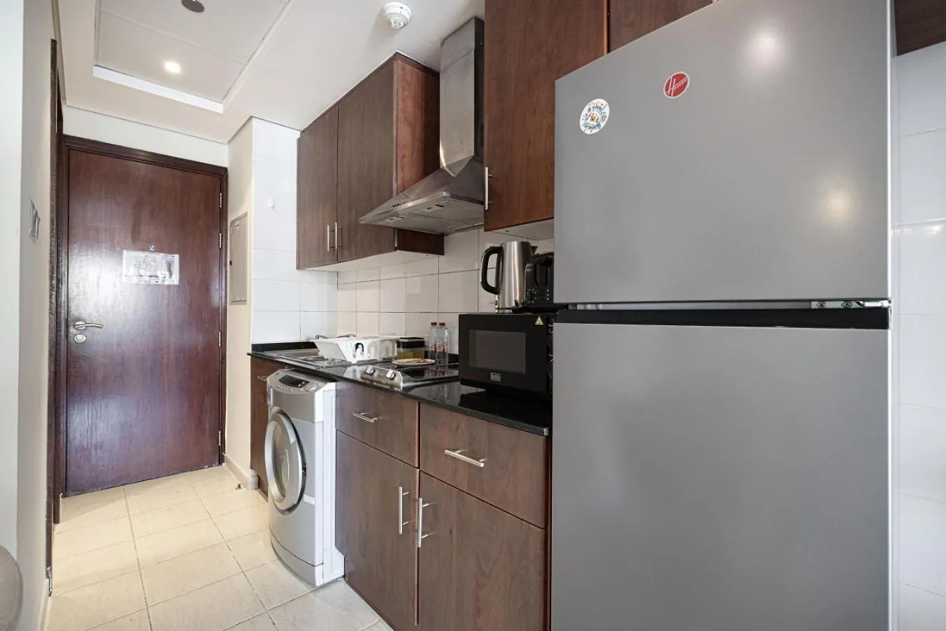 Lake View Studio Near Marina With Pool, Sauna And Gym Dubai Apartment