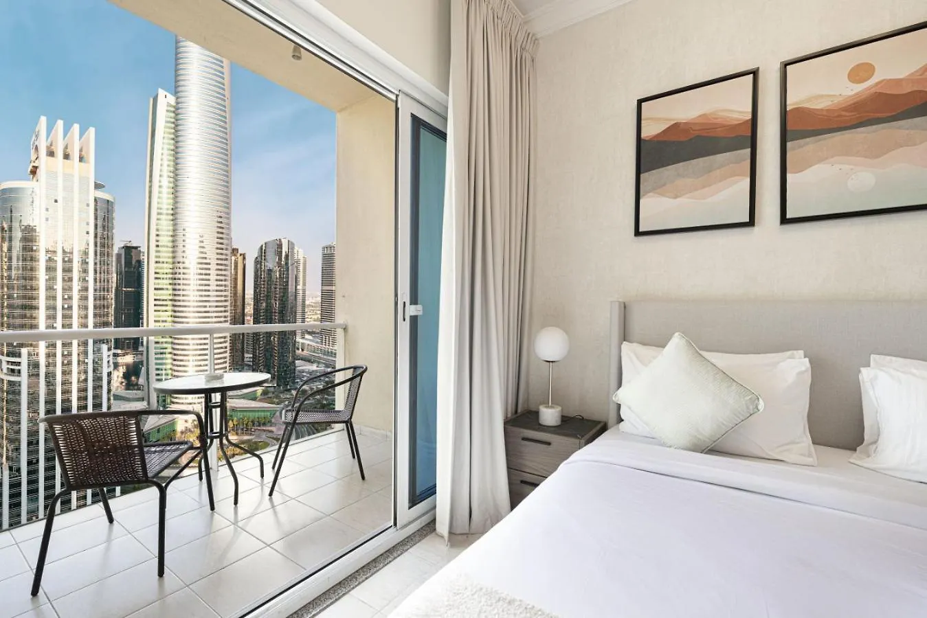 Lake View Studio Near Marina With Pool, Sauna And Gym Dubai Apartment