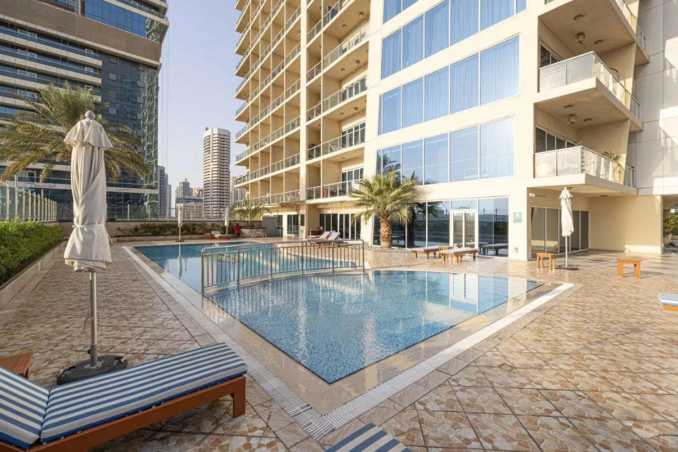 Διαμέρισμα Lake View Studio Near Marina With Pool, Sauna And Gym Ντουμπάι